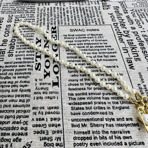 Vivienne Westwood Pear with hearts necklaces - Picture 7 of 11